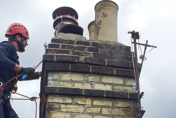 Reliable Gutter Cleaning Services Near Me