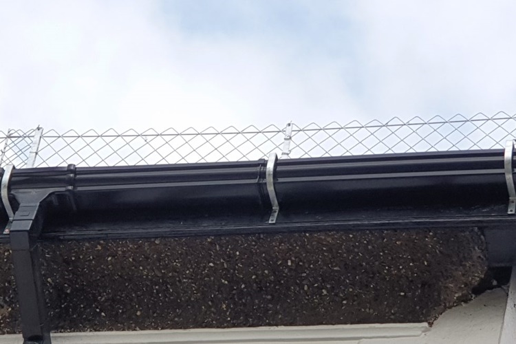 Why You Need to Use Gutter Cleaning Services in London